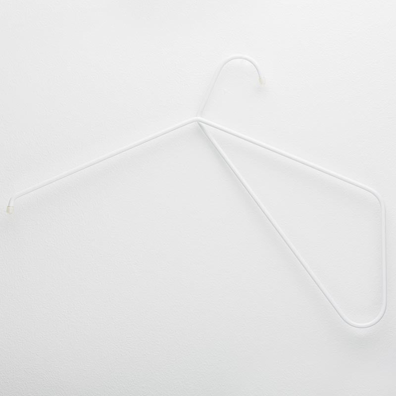 { product.featured_image.alt | escape }}